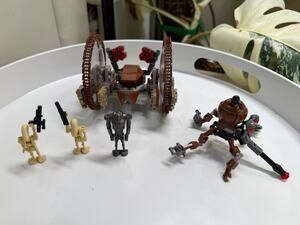 LEGO Star Wars: Hailfire Droid & Spider Droid (7670), Complete